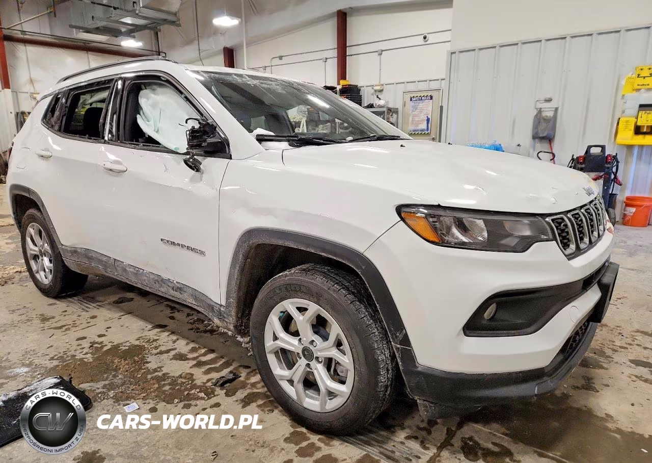 2025 Jeep Compass Latitude VIN:3C4NJDBN9ST535711 - 4