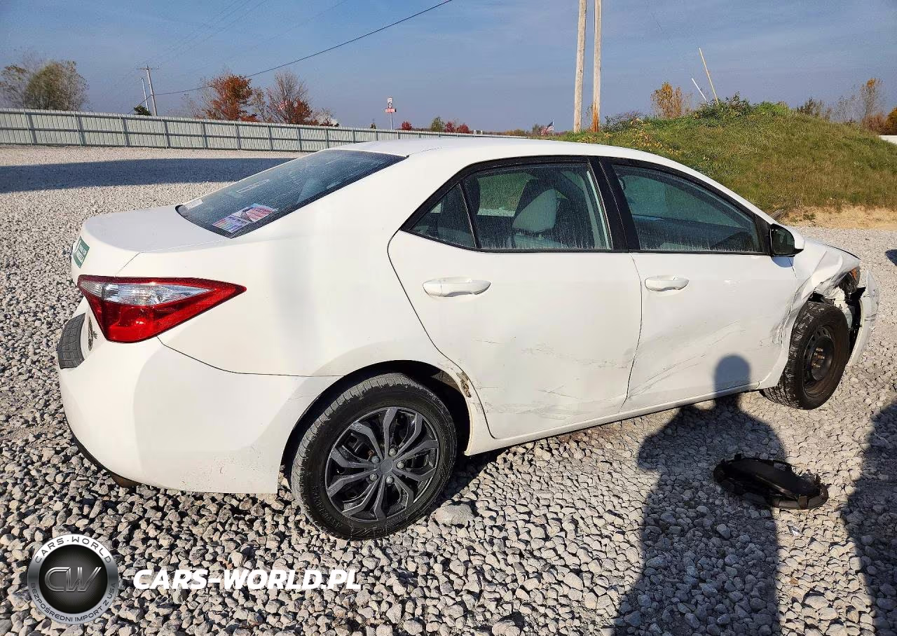 2016 Toyota Corolla Le VIN:2T1BURHE7GC606686 - 3