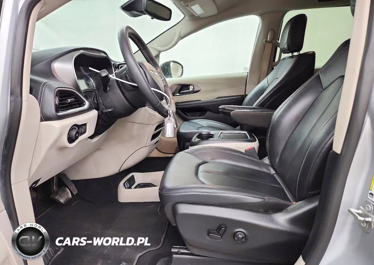 2024 Chrysler Pacifica Hybrid Select VIN:2C4RC1S70RR150059 - 7