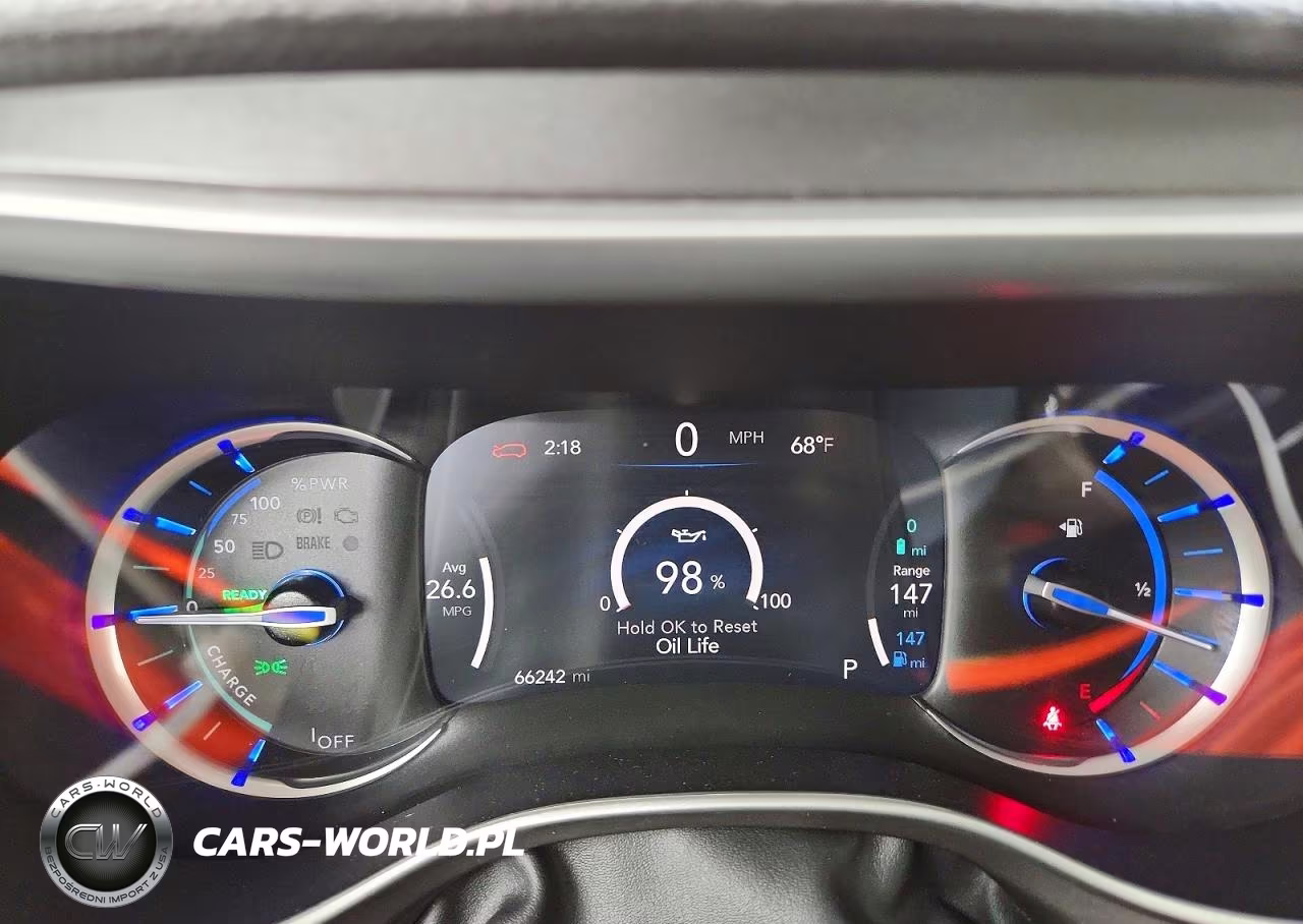 2024 Chrysler Pacifica Hybrid Select VIN:2C4RC1S70RR150059 - 9
