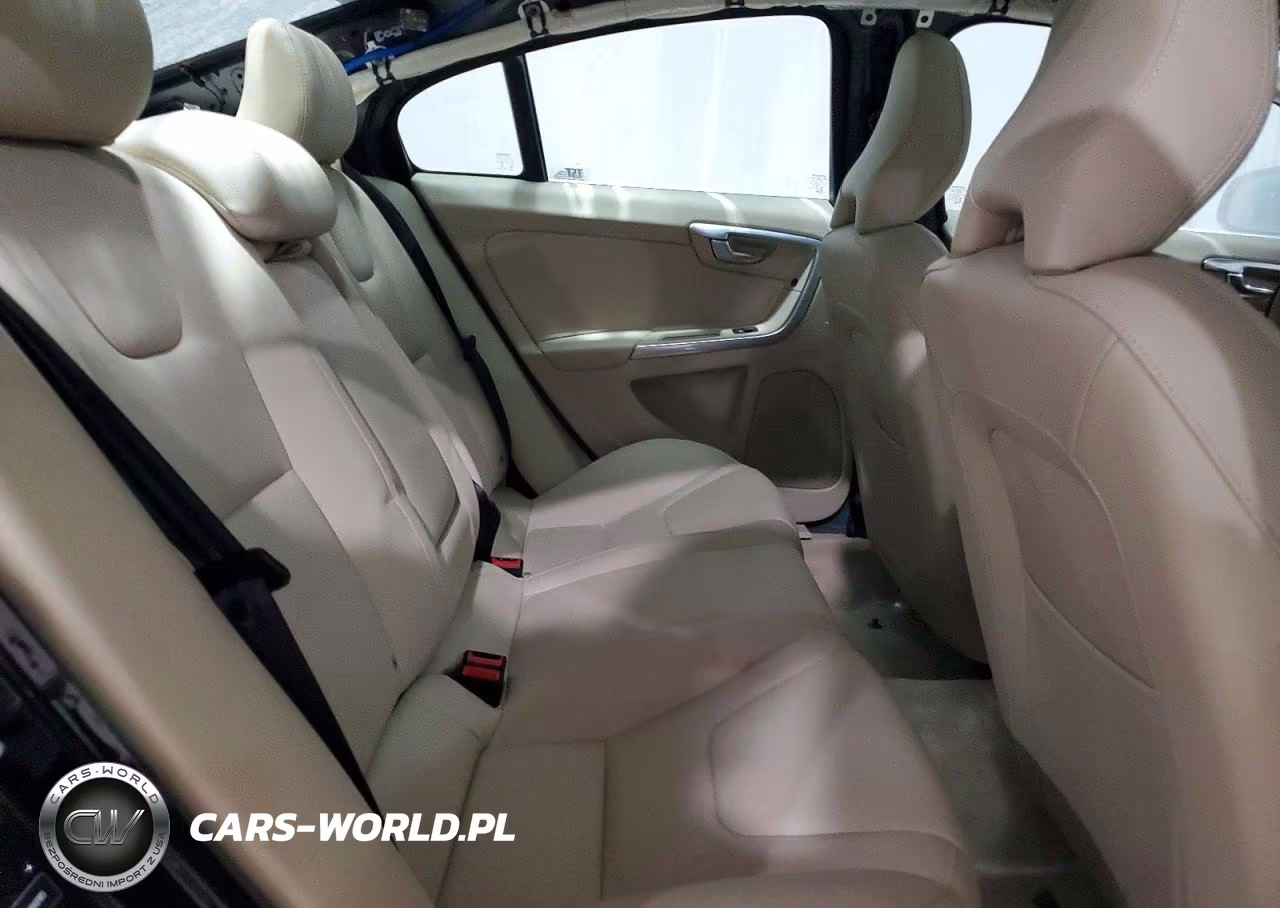 2015 Volvo S60 Premier VIN:YV126MFK2F1342165 - 10