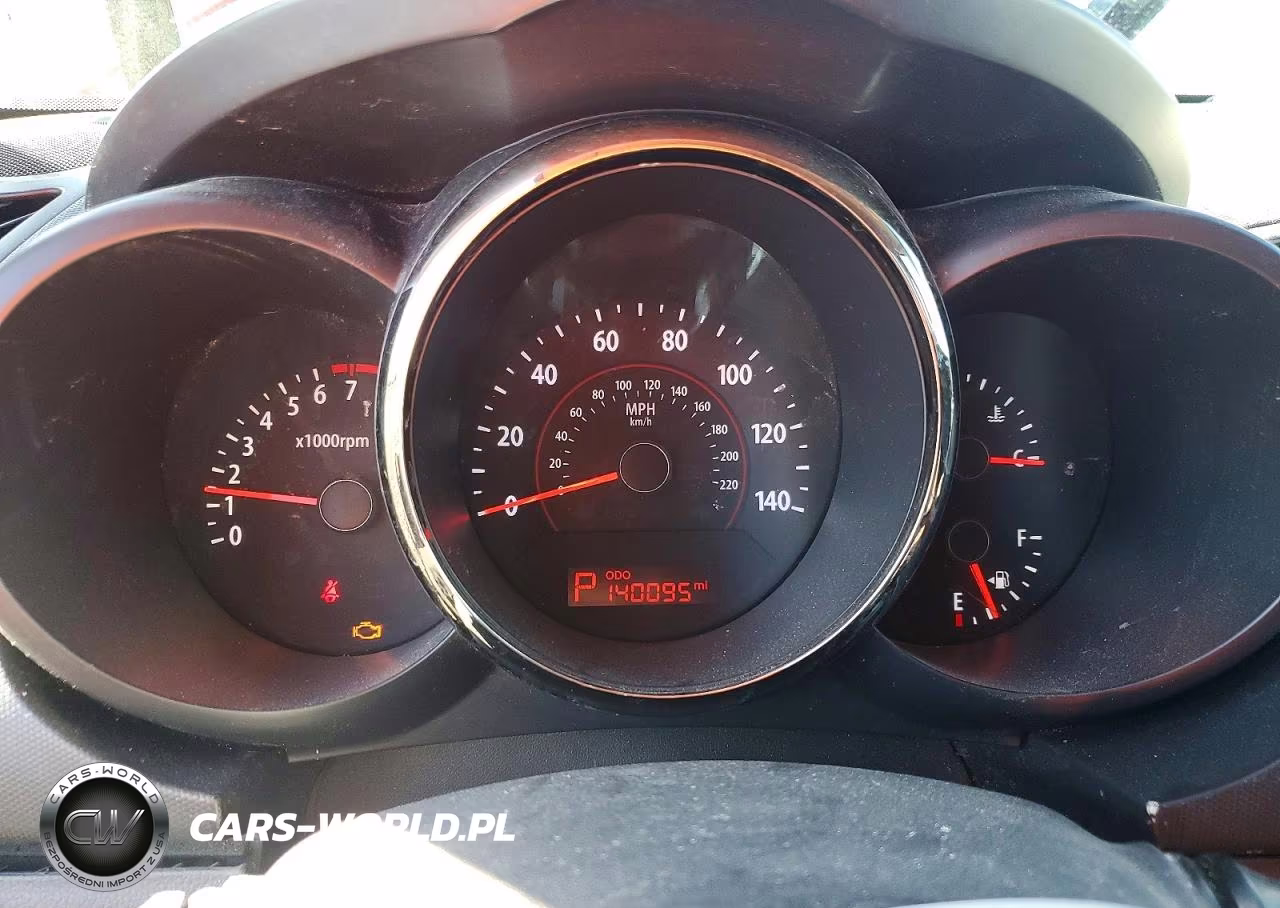 2010 Kia Soul + VIN:KNDJT2A27A7179752 - 9