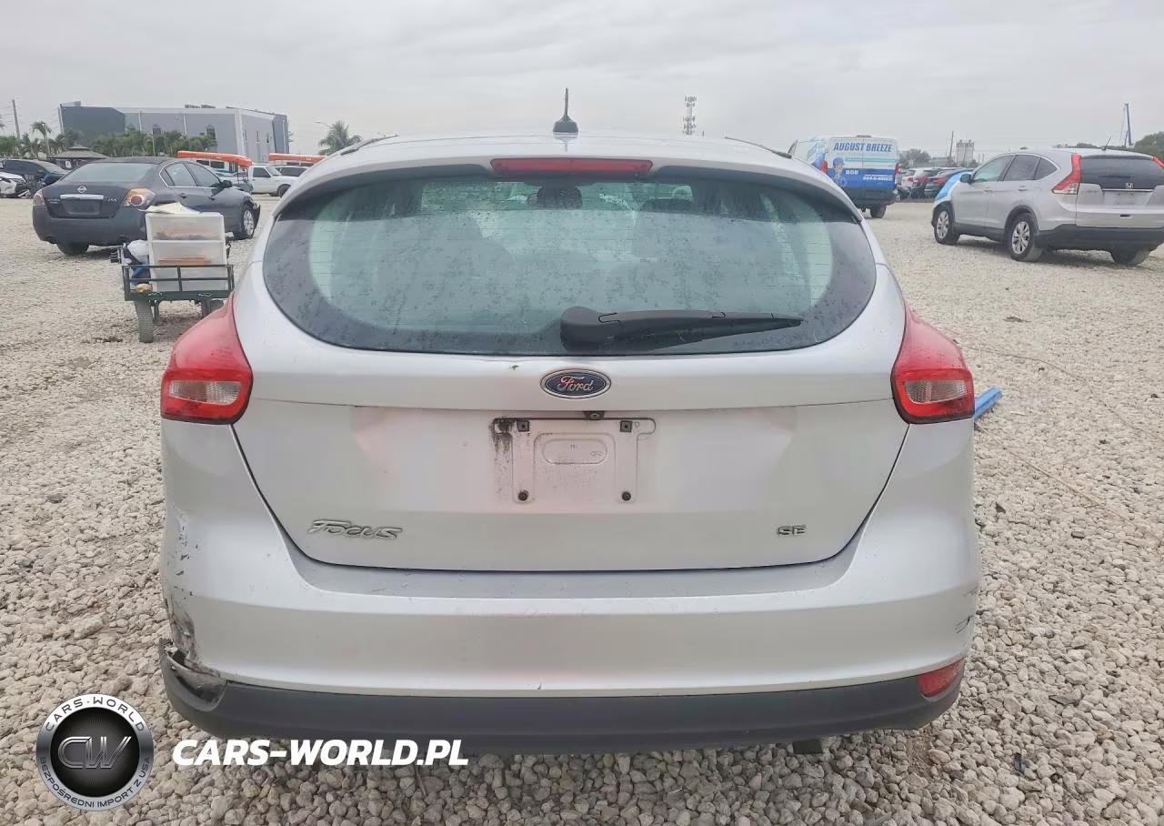 2016 Ford Focus Se VIN:1FADP3K21GL345078 - 6