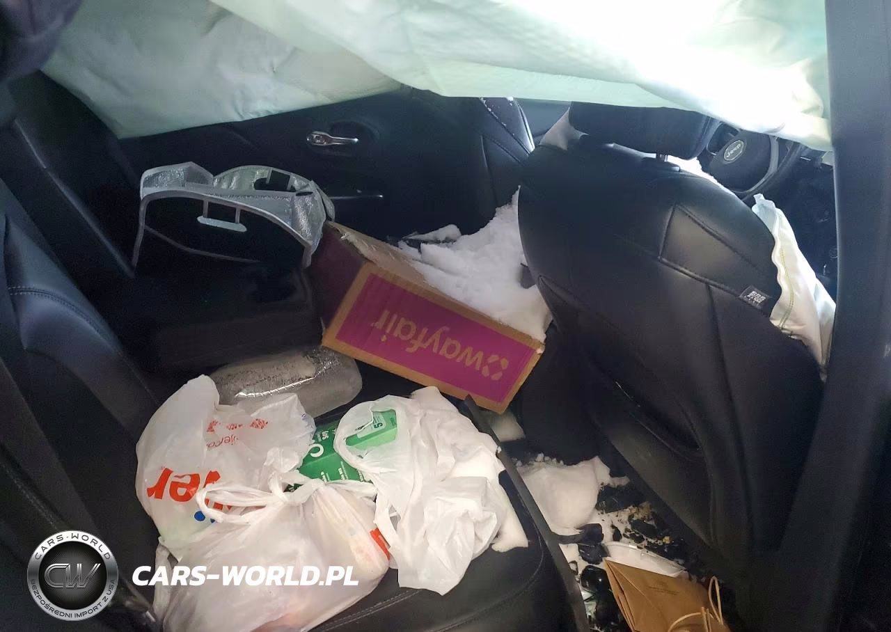 2019 Jeep Cherokee Latitude Plus VIN:1C4PJMLX6KD416996 - 11