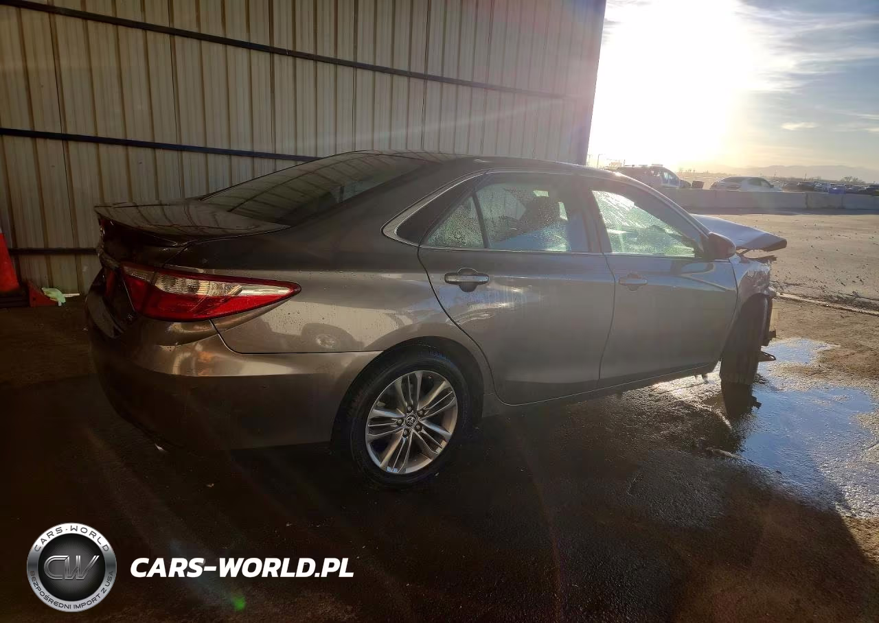 2015 Toyota Camry Se VIN:4T1BF1FK5FU104261 - 3