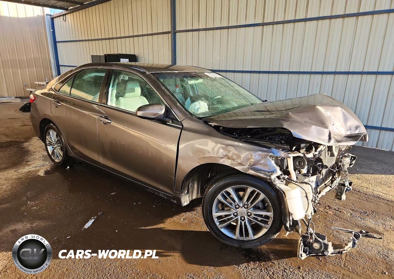2015 Toyota Camry Se VIN:4T1BF1FK5FU104261 - 4