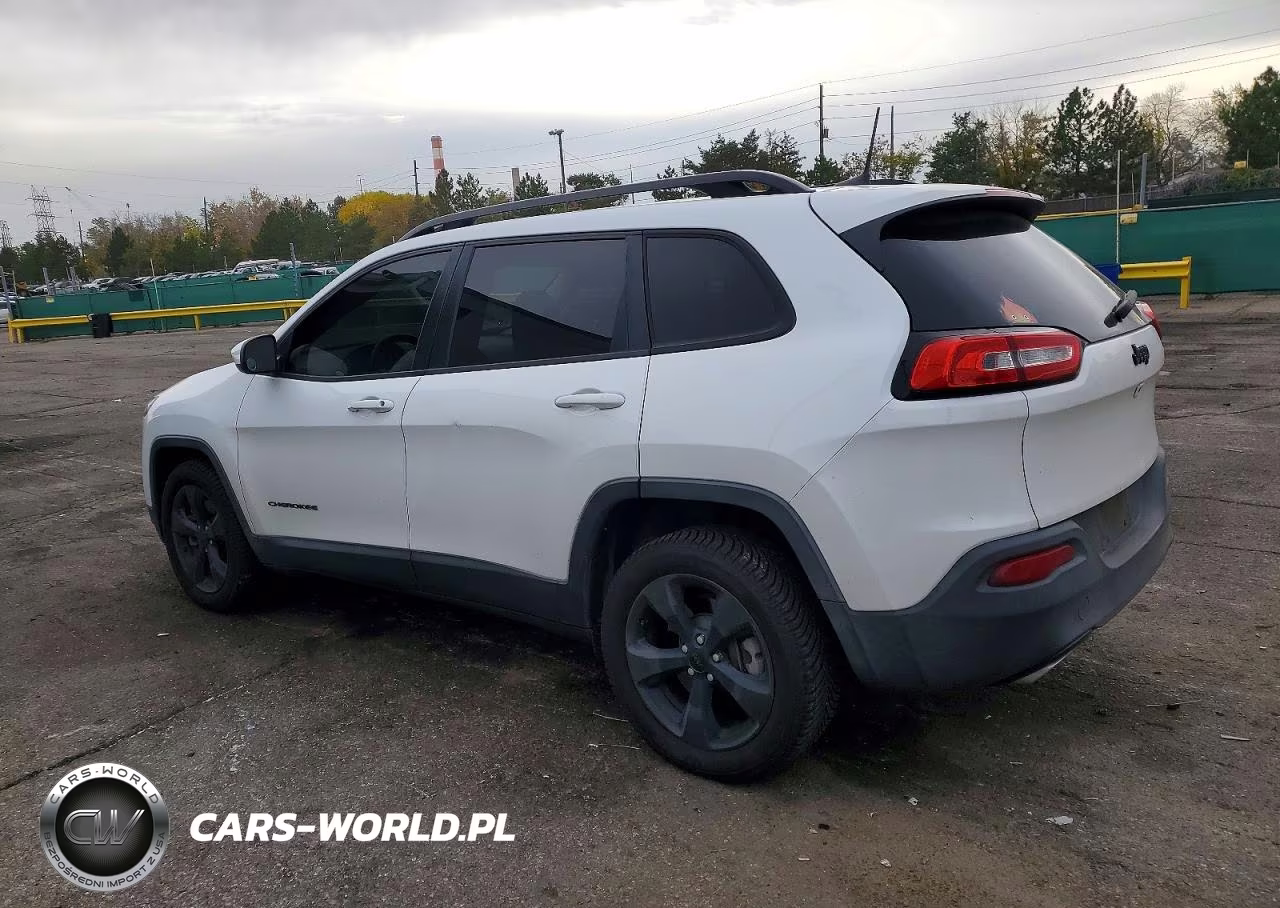 2018 Jeep Cherokee Latitude VIN:1C4PJLCX8JD523878 - 2