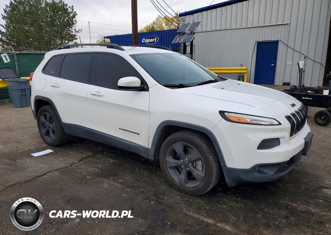 2018 Jeep Cherokee Latitude VIN:1C4PJLCX8JD523878 - 4