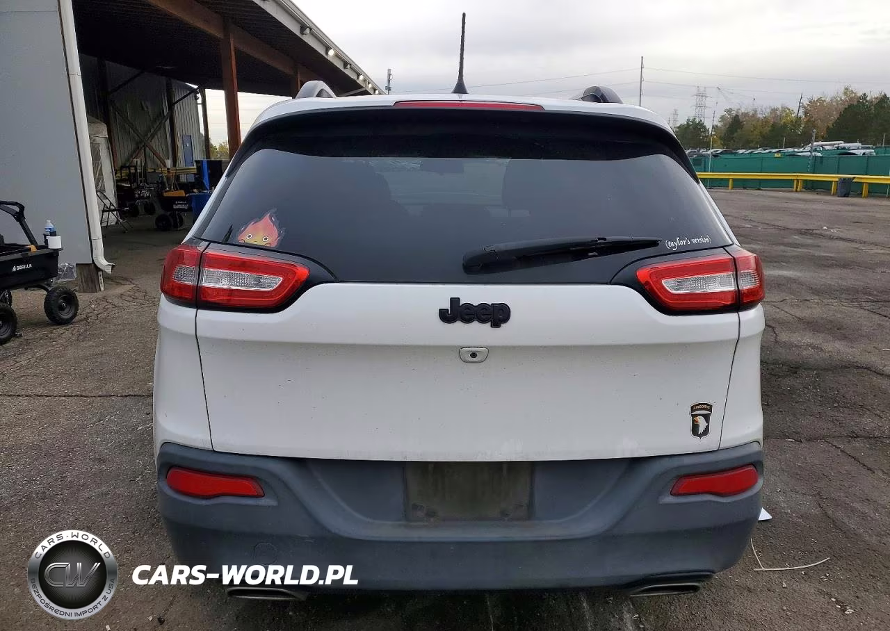 2018 Jeep Cherokee Latitude VIN:1C4PJLCX8JD523878 - 6
