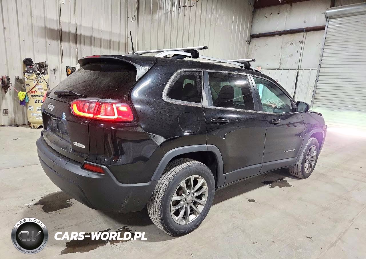 2019 Jeep Cherokee Latitude Plus VIN:1C4PJMLB2KD367770 - 3
