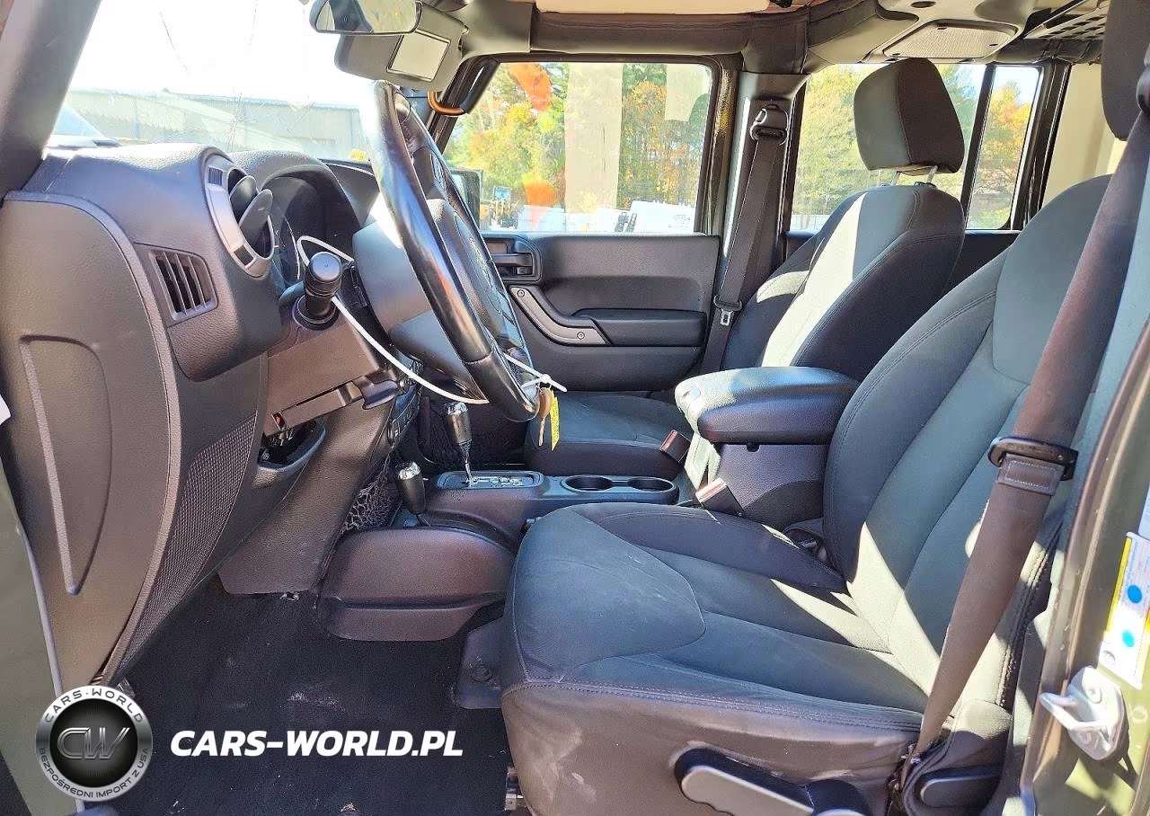 2016 Jeep Wrangler Unlimited Sport VIN:1C4BJWDG8GL136997 - 7