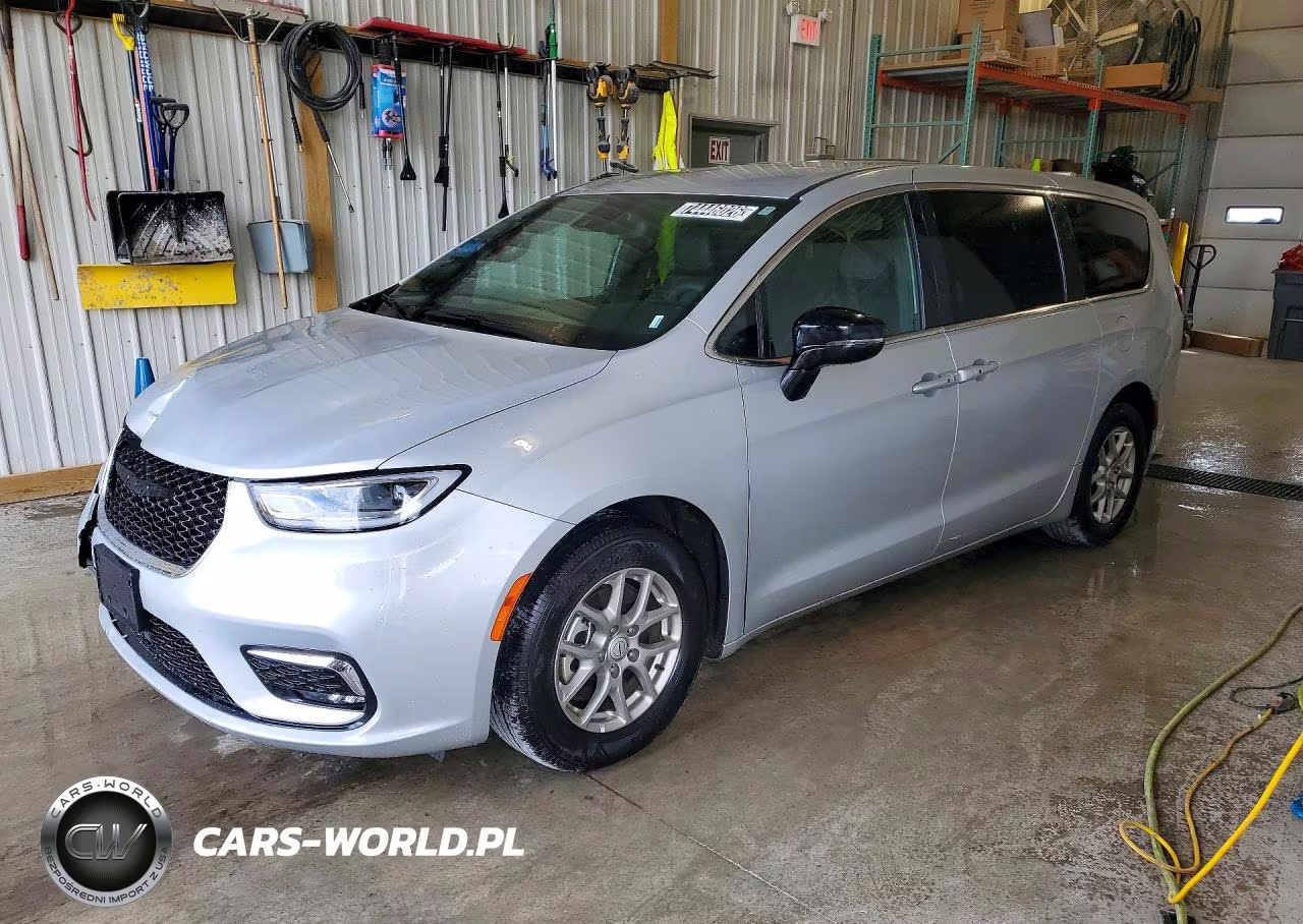 2026 Chrysler Pacifica Select