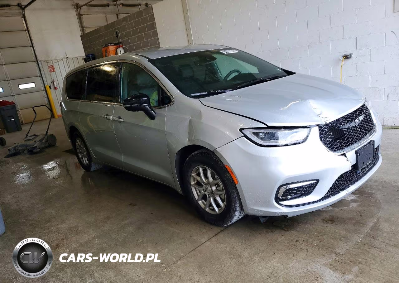2026 Chrysler Pacifica Select VIN:2C4RC1BG3TR221424 - 4