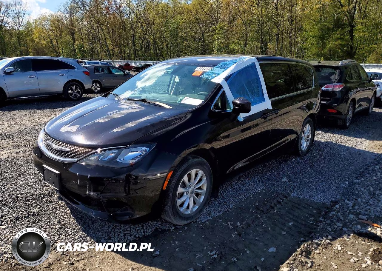 2017 Chrysler Pacifica Touring