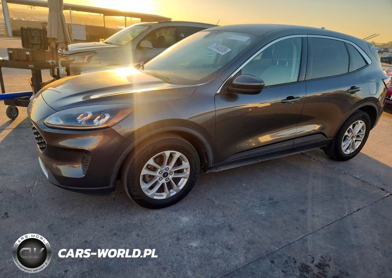 2020 Ford Escape Se