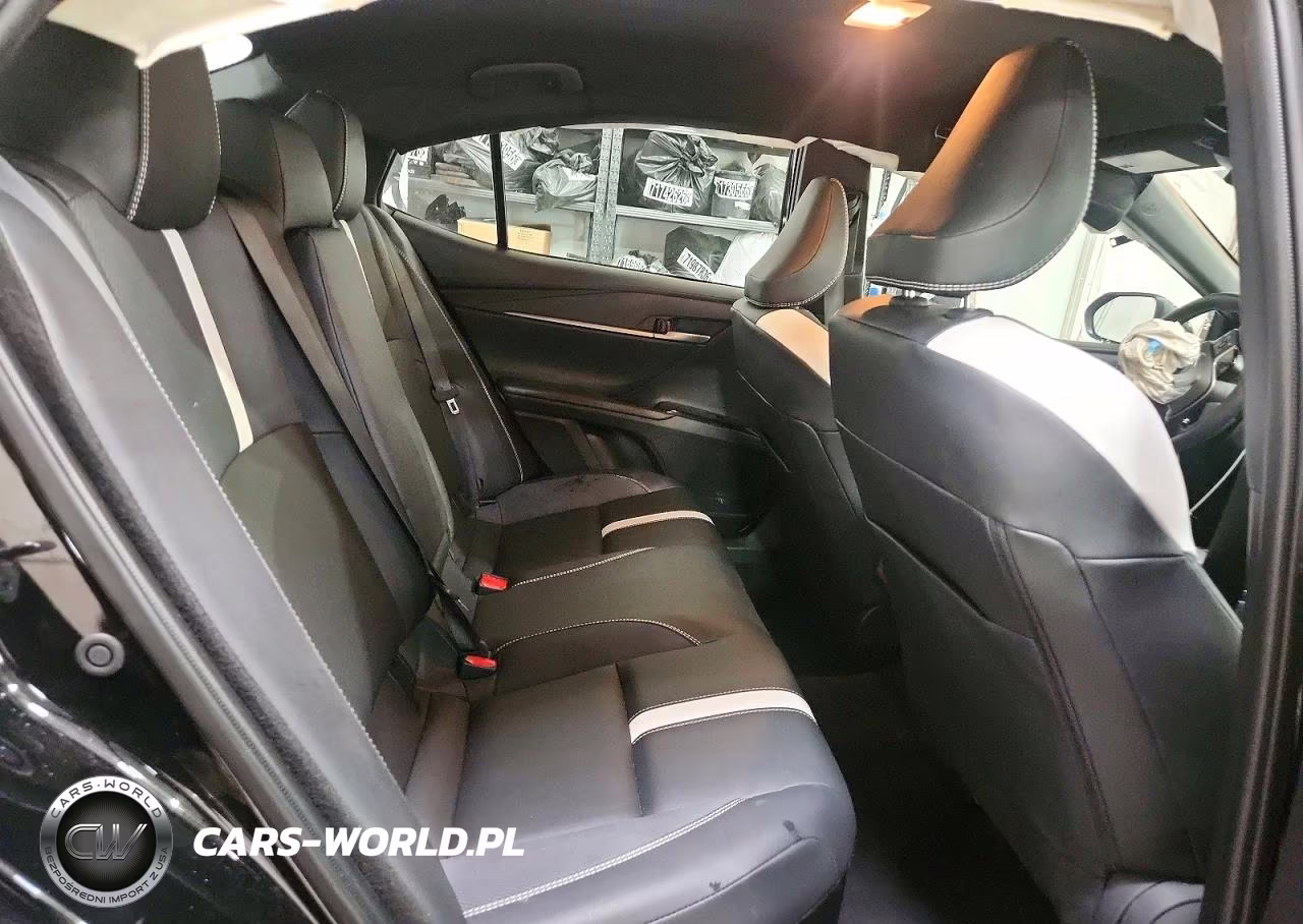 2026 Toyota Camry Se VIN:4T1DAACKXTU665370 - 10
