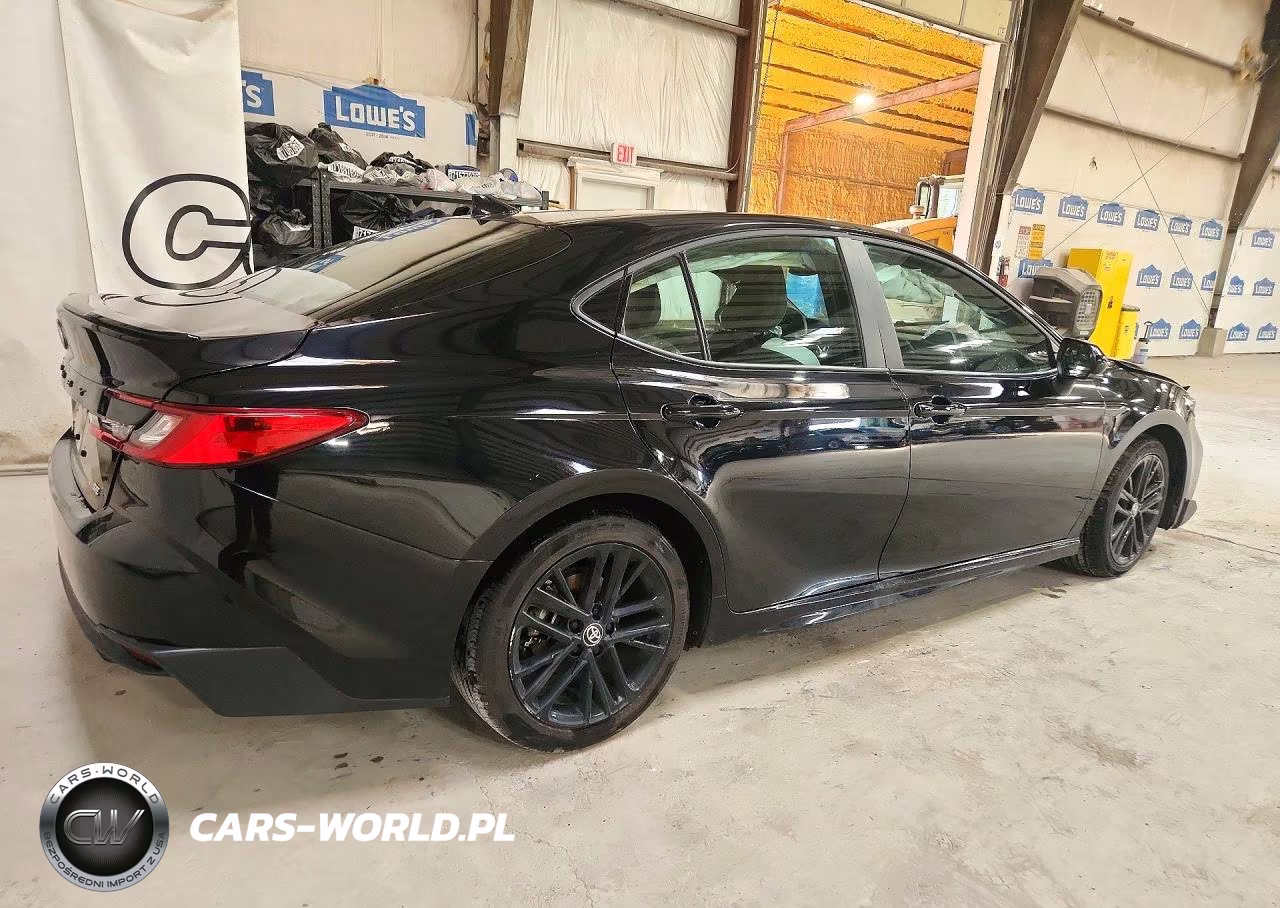 2026 Toyota Camry Se VIN:4T1DAACKXTU665370 - 3