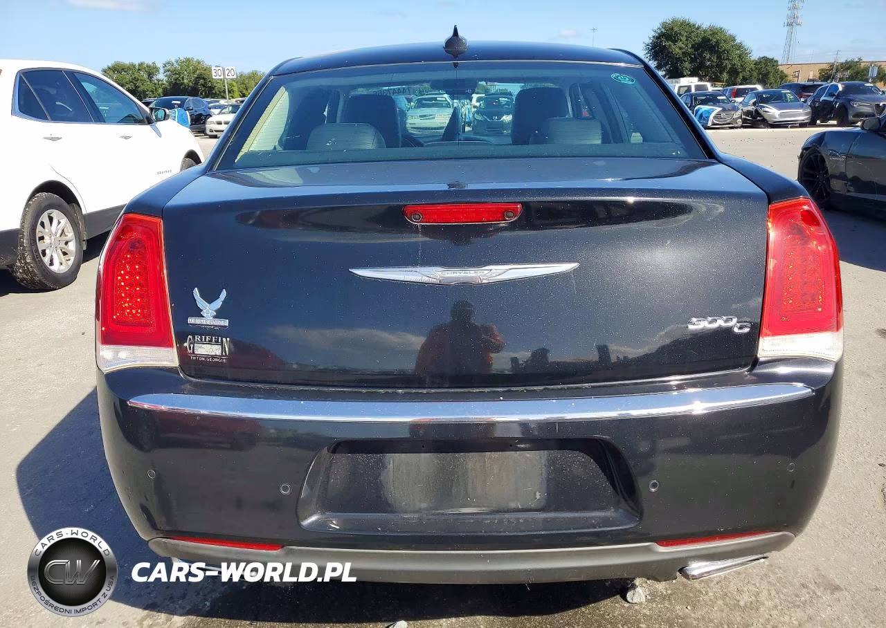 2015 Chrysler 300C VIN:2C3CCAET3FH781506 - 6
