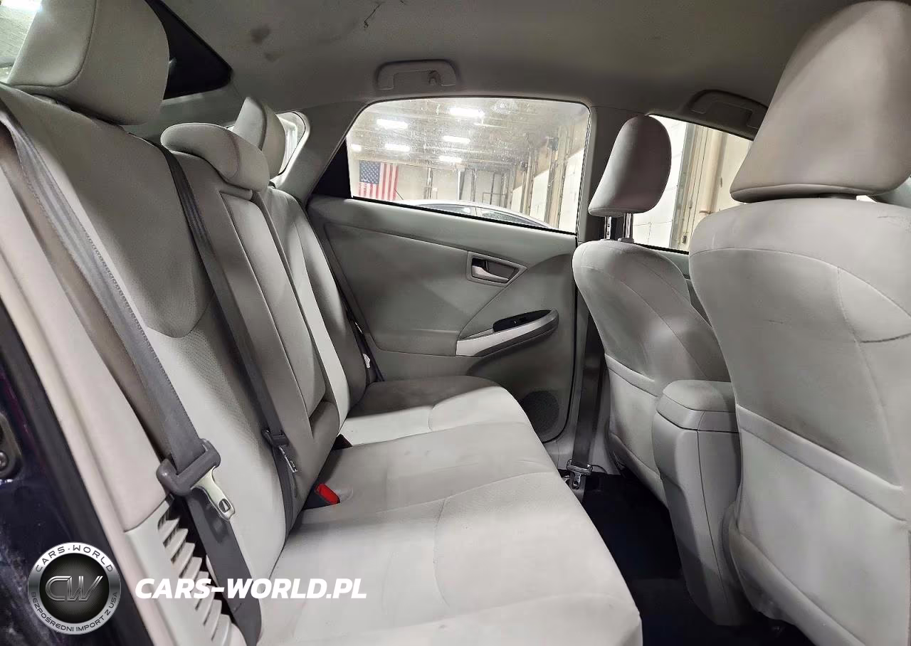 2013 Toyota Prius Three VIN:JTDKN3DU3D0352309 - 10