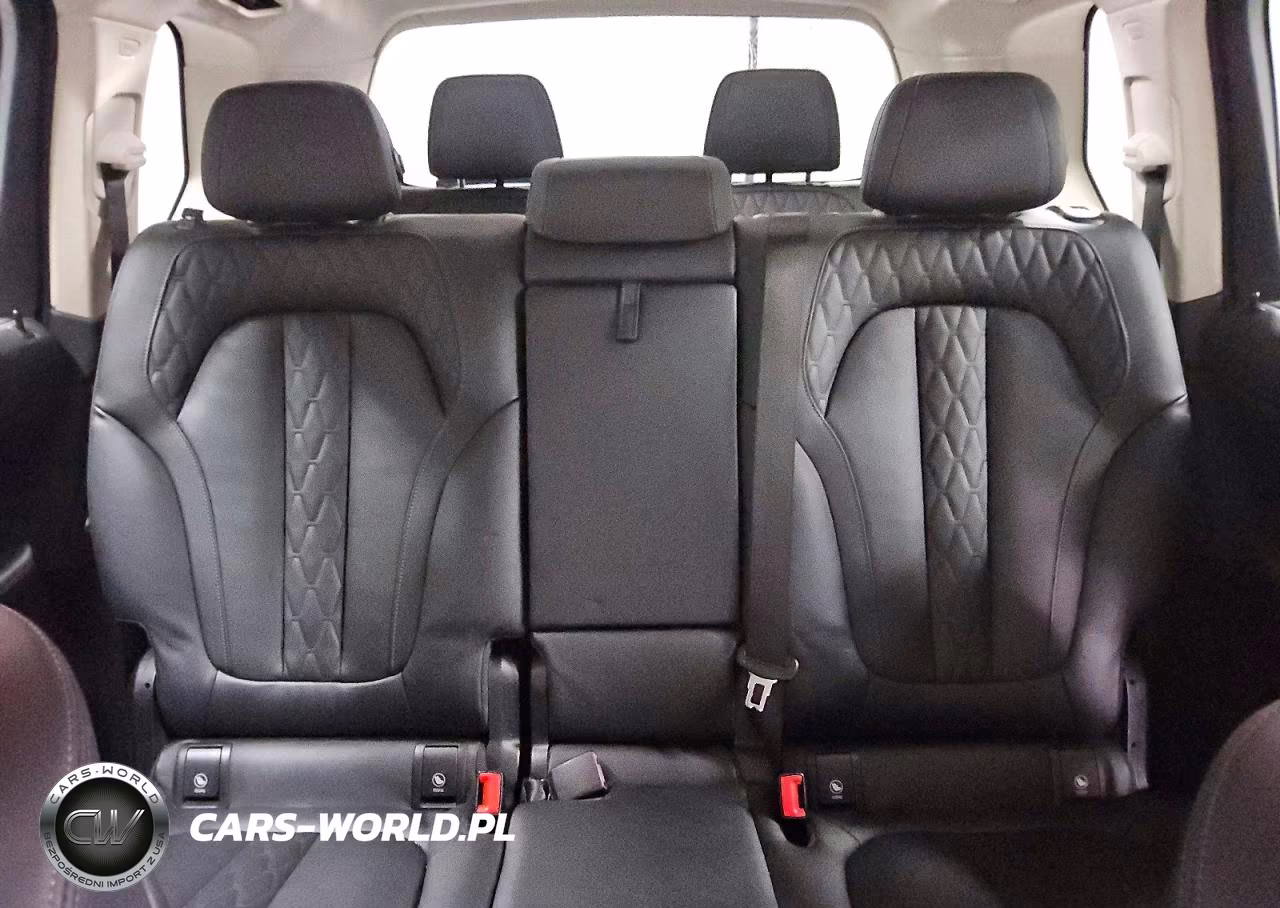 2026 BMW X7 xDrive40I VIN:5UX23EM00T9069308 - 6