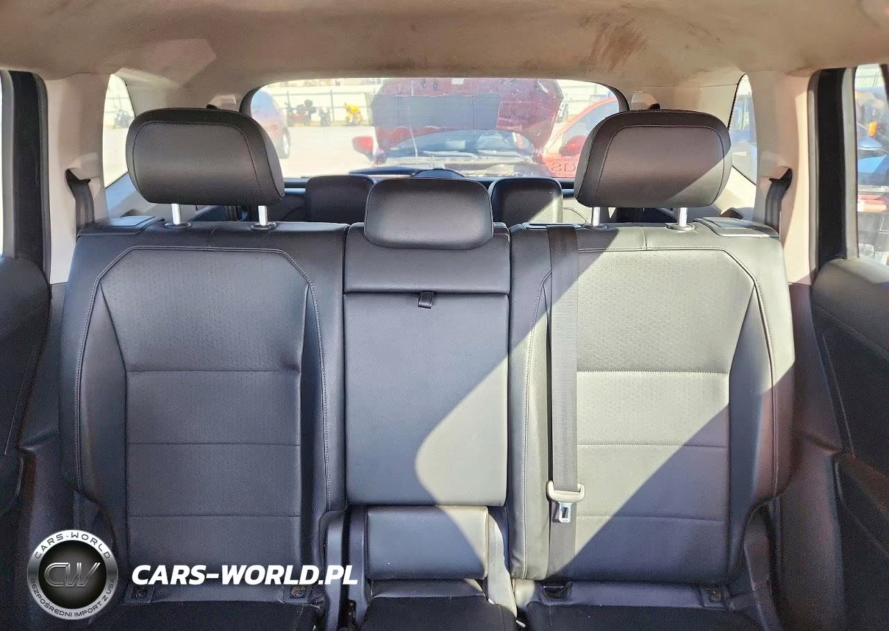2018 Volkswagen Tiguan Se VIN:3VV3B7AX8JM125663 - 10
