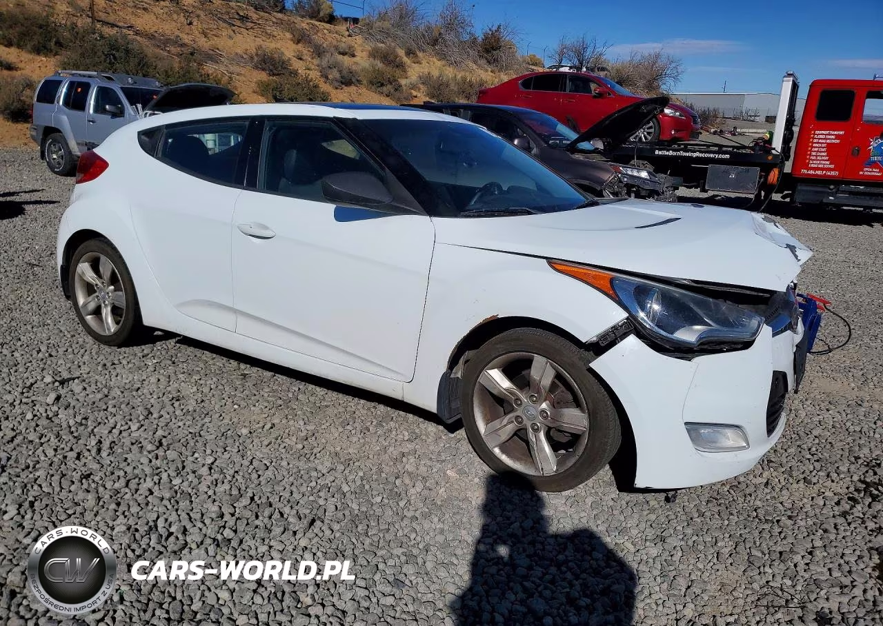 2014 Hyundai Veloster Base VIN:KMHTC6AD7EU195888 - 4
