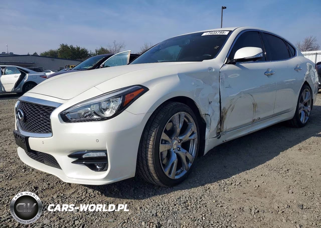 2017 Infiniti Q70 3.7