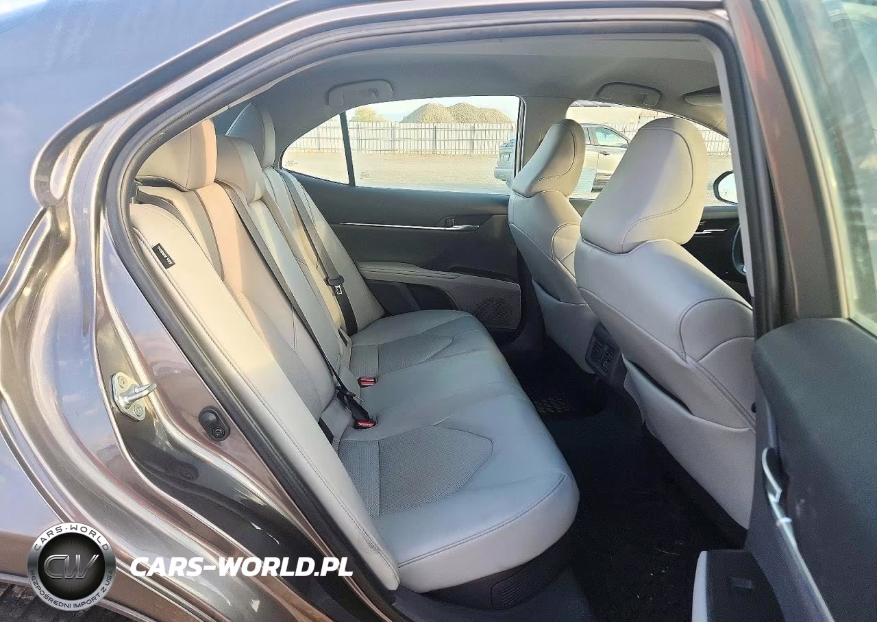 2022 Toyota Camry Xle VIN:4T1F31AK1NU588204 - 10