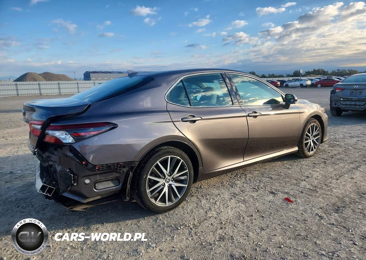 2022 Toyota Camry Xle VIN:4T1F31AK1NU588204 - 3