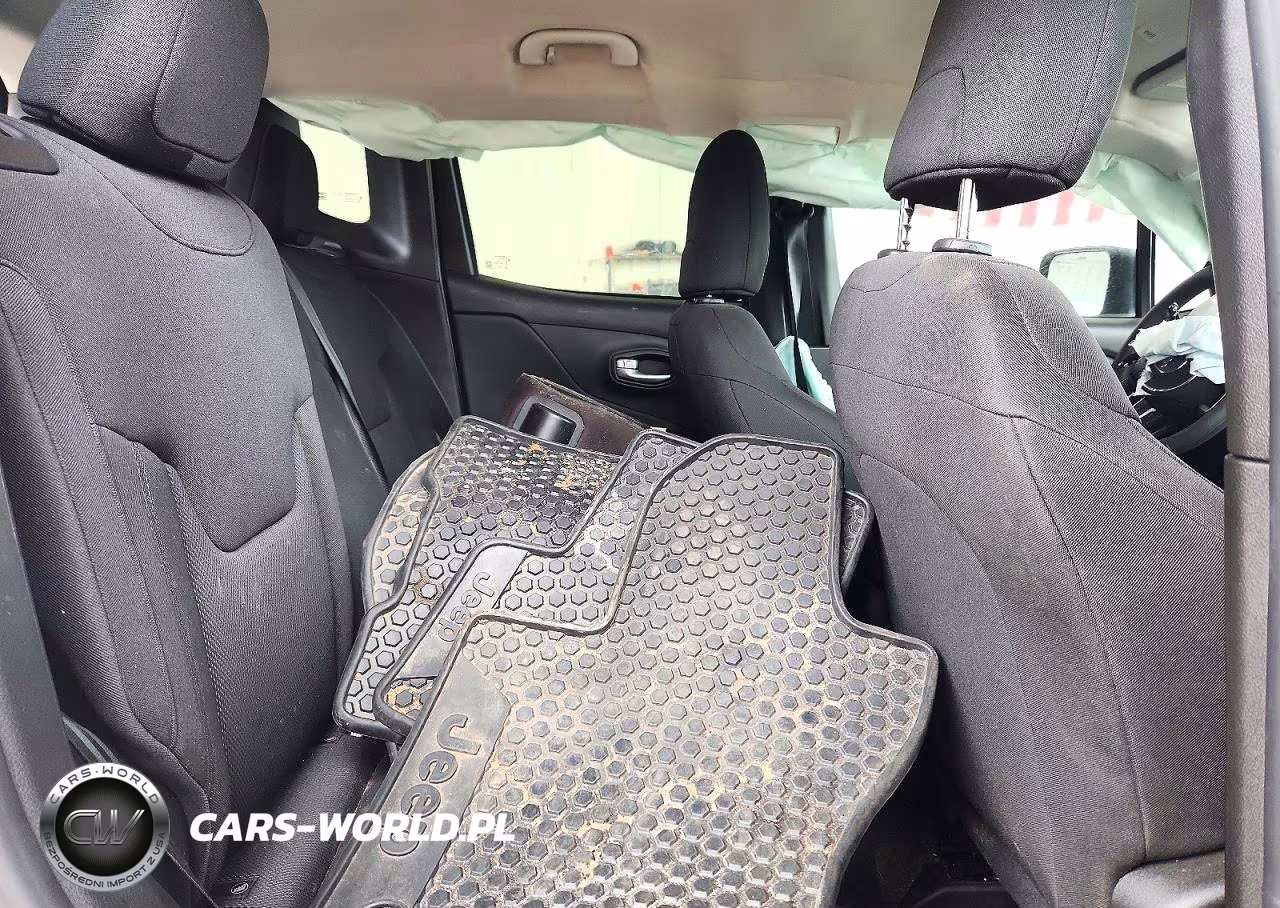 2023 Jeep Renegade Latitude 4X4 VIN:ZACNJDB14PPP61969 - 11