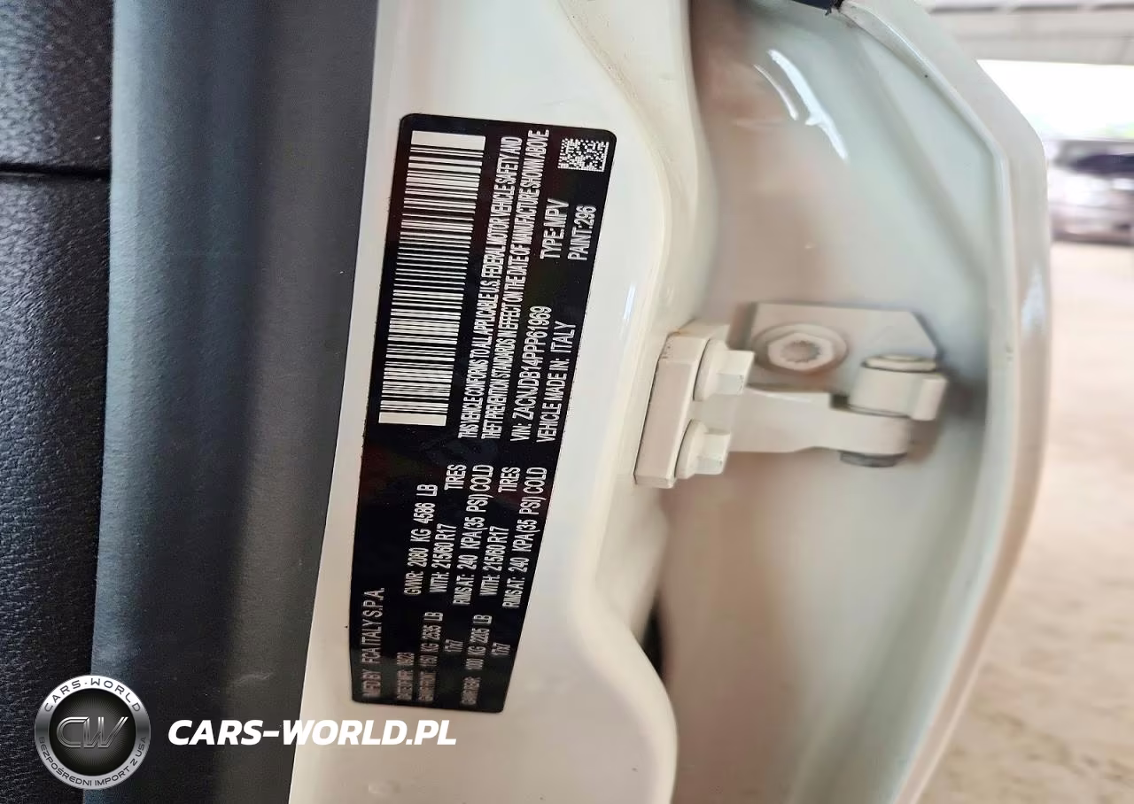2023 Jeep Renegade Latitude 4X4 VIN:ZACNJDB14PPP61969 - 13
