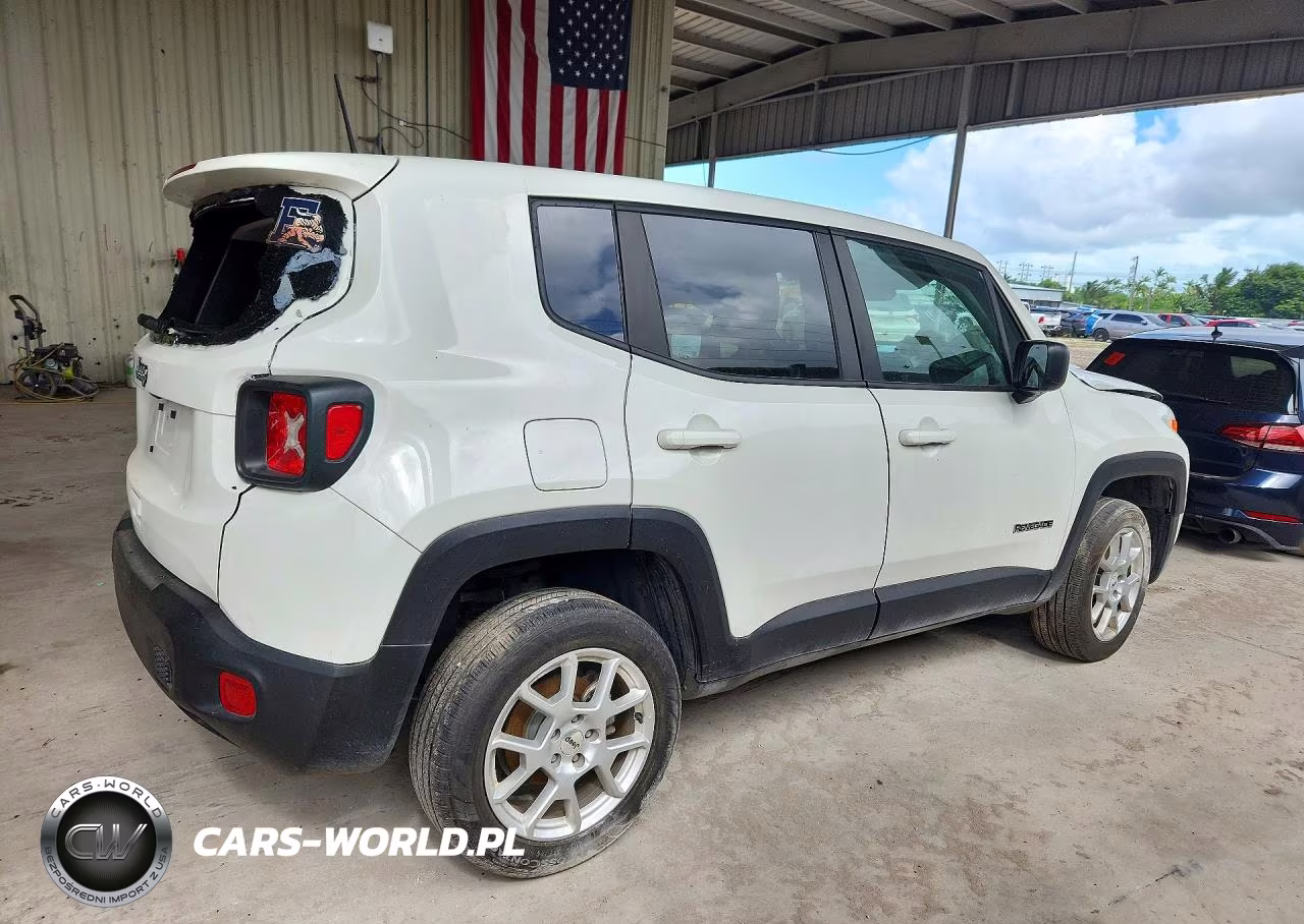2023 Jeep Renegade Latitude 4X4 VIN:ZACNJDB14PPP61969 - 3