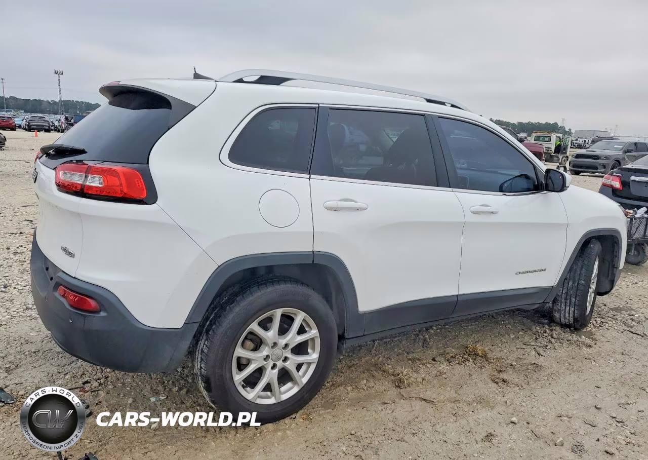 2017 Jeep Cherokee Latitude VIN:1C4PJLCB1HW540752 - 3