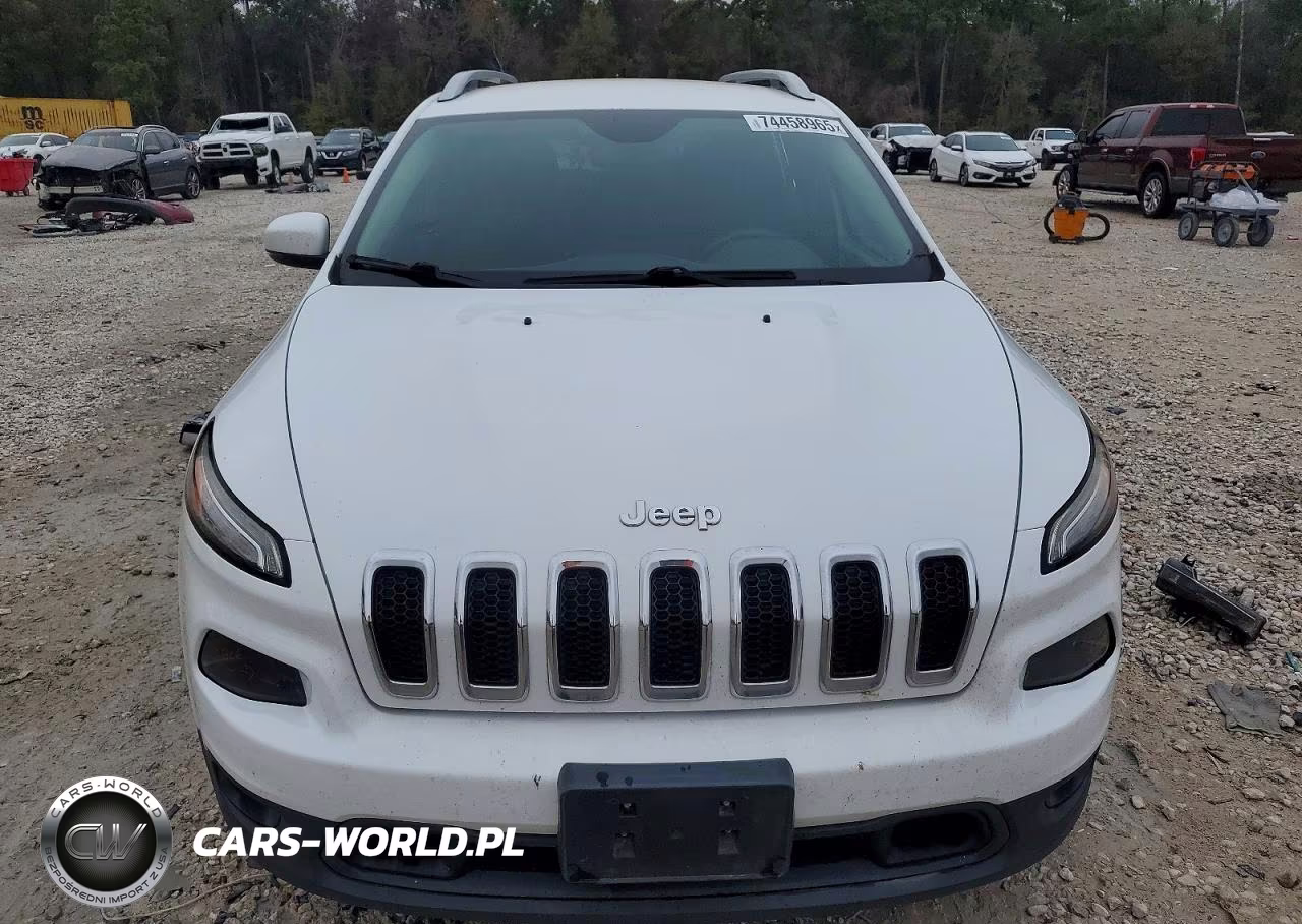 2017 Jeep Cherokee Latitude VIN:1C4PJLCB1HW540752 - 5