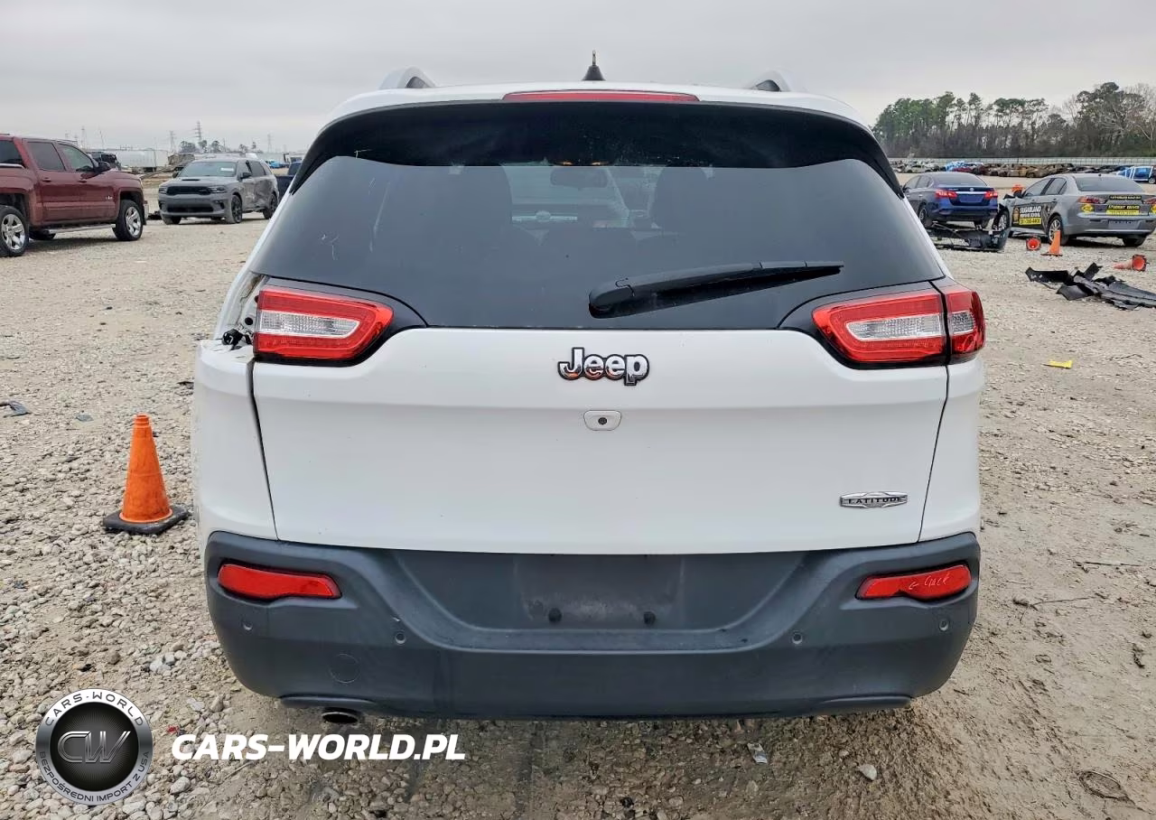 2017 Jeep Cherokee Latitude VIN:1C4PJLCB1HW540752 - 6