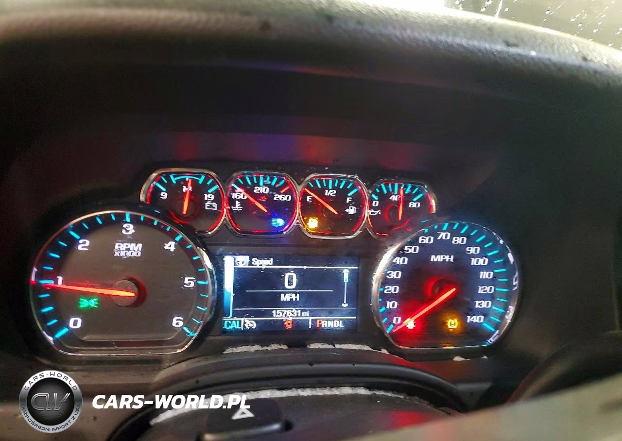 2018 Chevrolet Suburban K1500 VIN:1GNSKKEC1JR298905 - 9