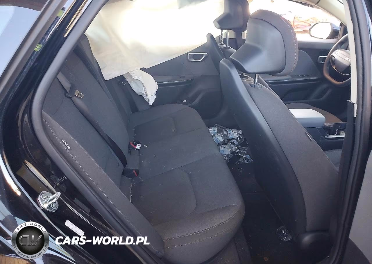 2025 Kia K4 Lxs VIN:3KPFT4DE1SE045716 - 10
