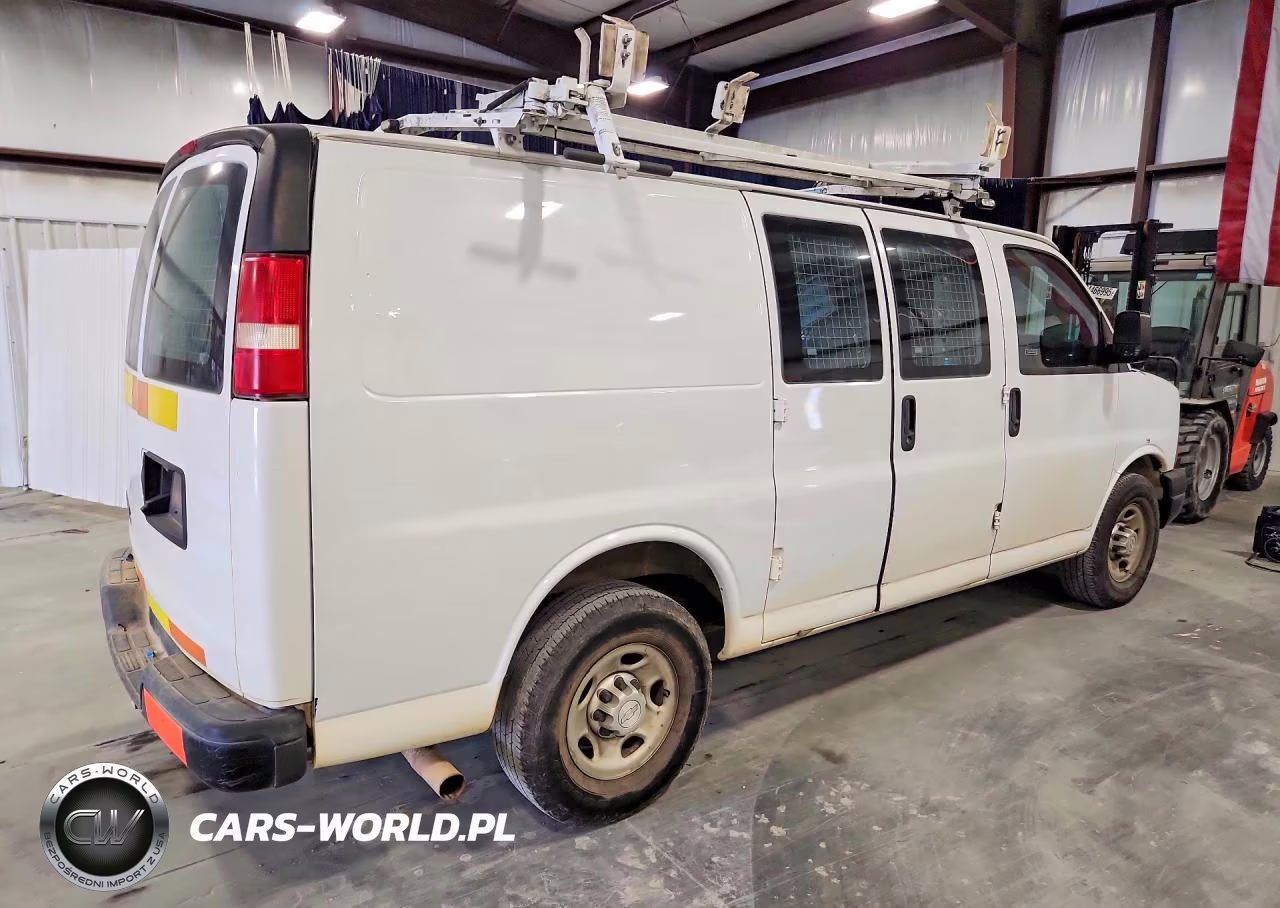 2015 Chevrolet Express G2500 Utility - Service Van VIN:1GCWGFCF9F1228901 - 3