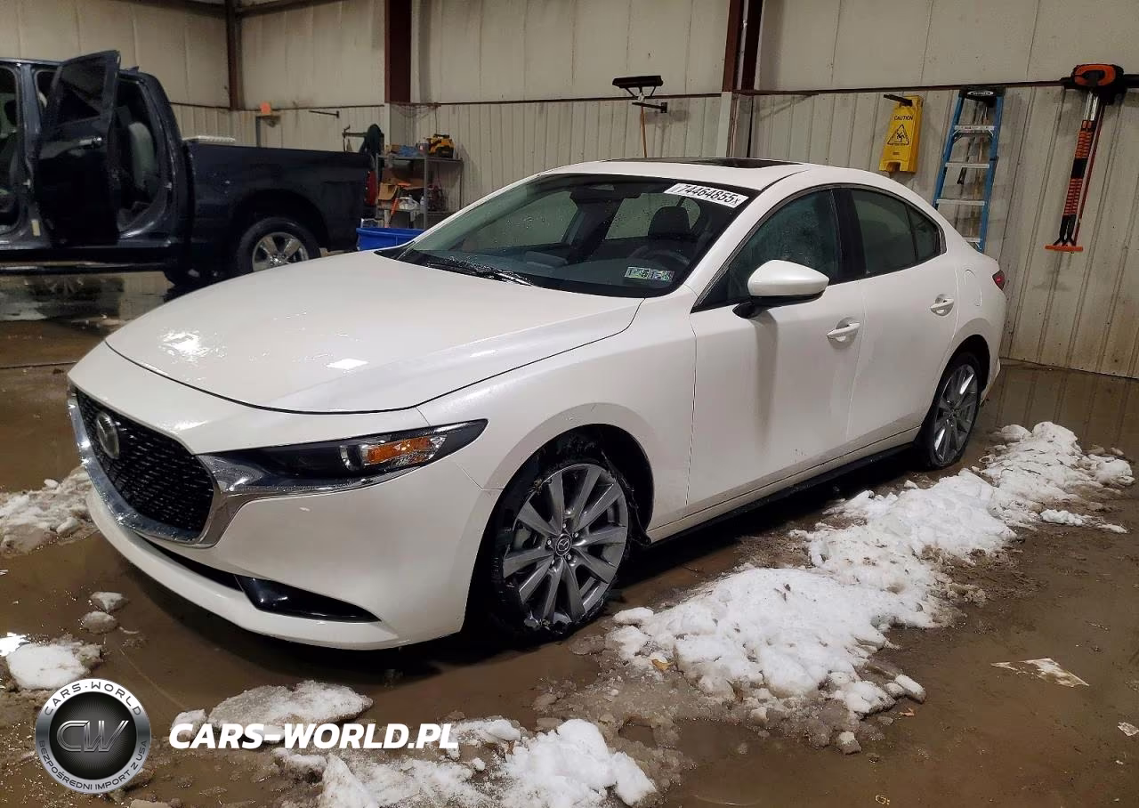 2025 Mazda 3 Preferred – zdjęcie 1 z 12