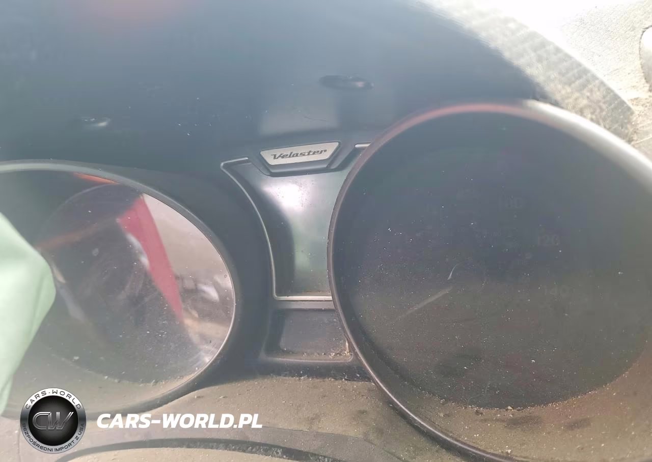 2013 Hyundai Veloster Turbo VIN:KMHTC6AE5DU118248 - 9