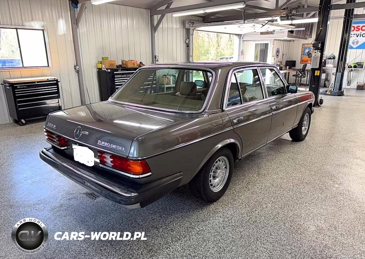 1985 Mercedes-Benz 300 Dt VIN:WDBAB33C2FA213944 - 4