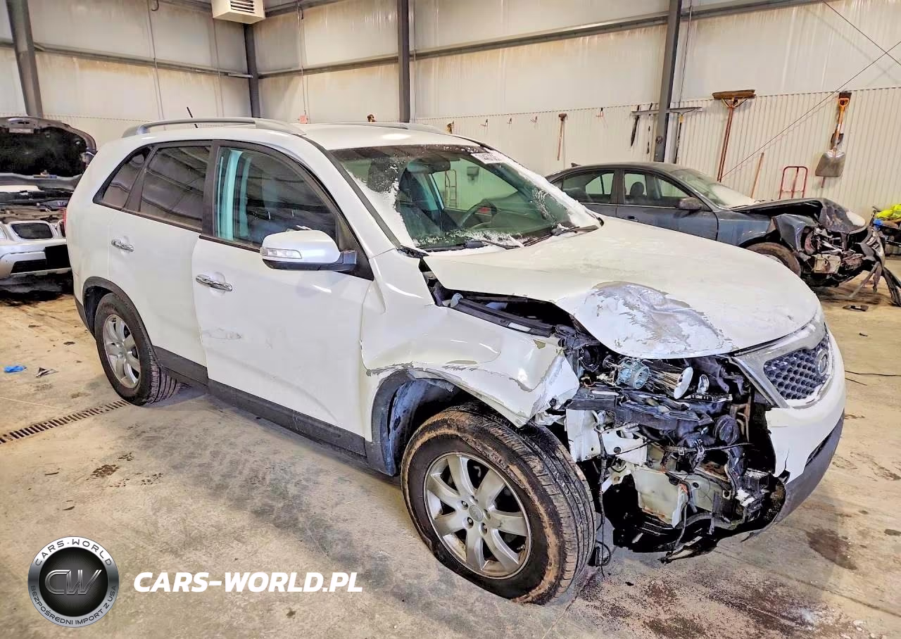 2013 Kia Sorento Lx VIN:5XYKT4A64DG343873 - 4