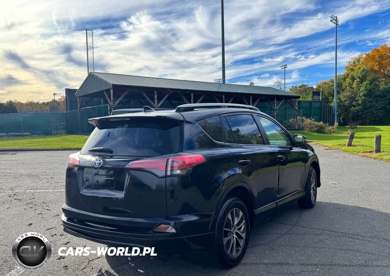 2018 Toyota Rav4 Hybrid Le VIN:JTMRJREV5JD212545 - 3