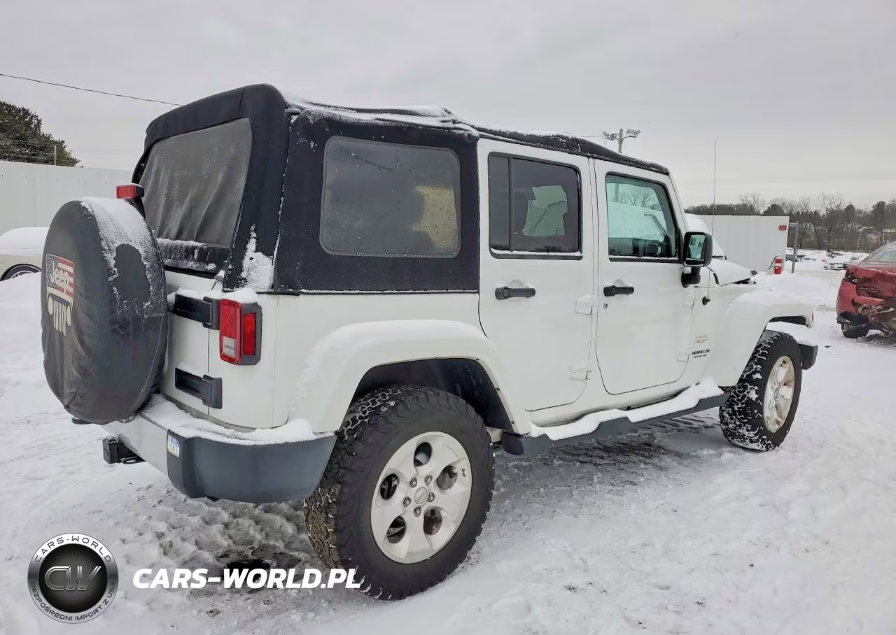 2014 Jeep Wrangler Unlimited Sahara VIN:1C4HJWEG5EL126269 - 3