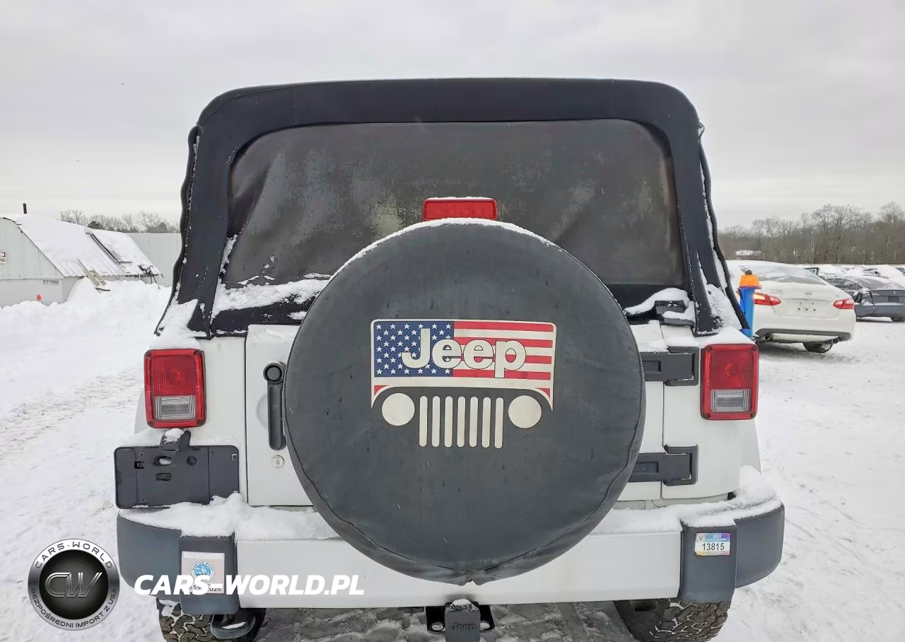 2014 Jeep Wrangler Unlimited Sahara VIN:1C4HJWEG5EL126269 - 6