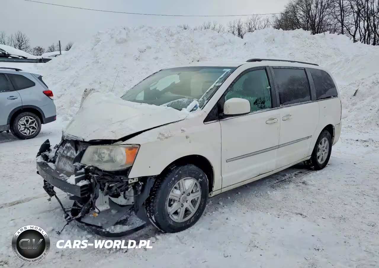 2010 Chrysler Town & Country Touring Plus