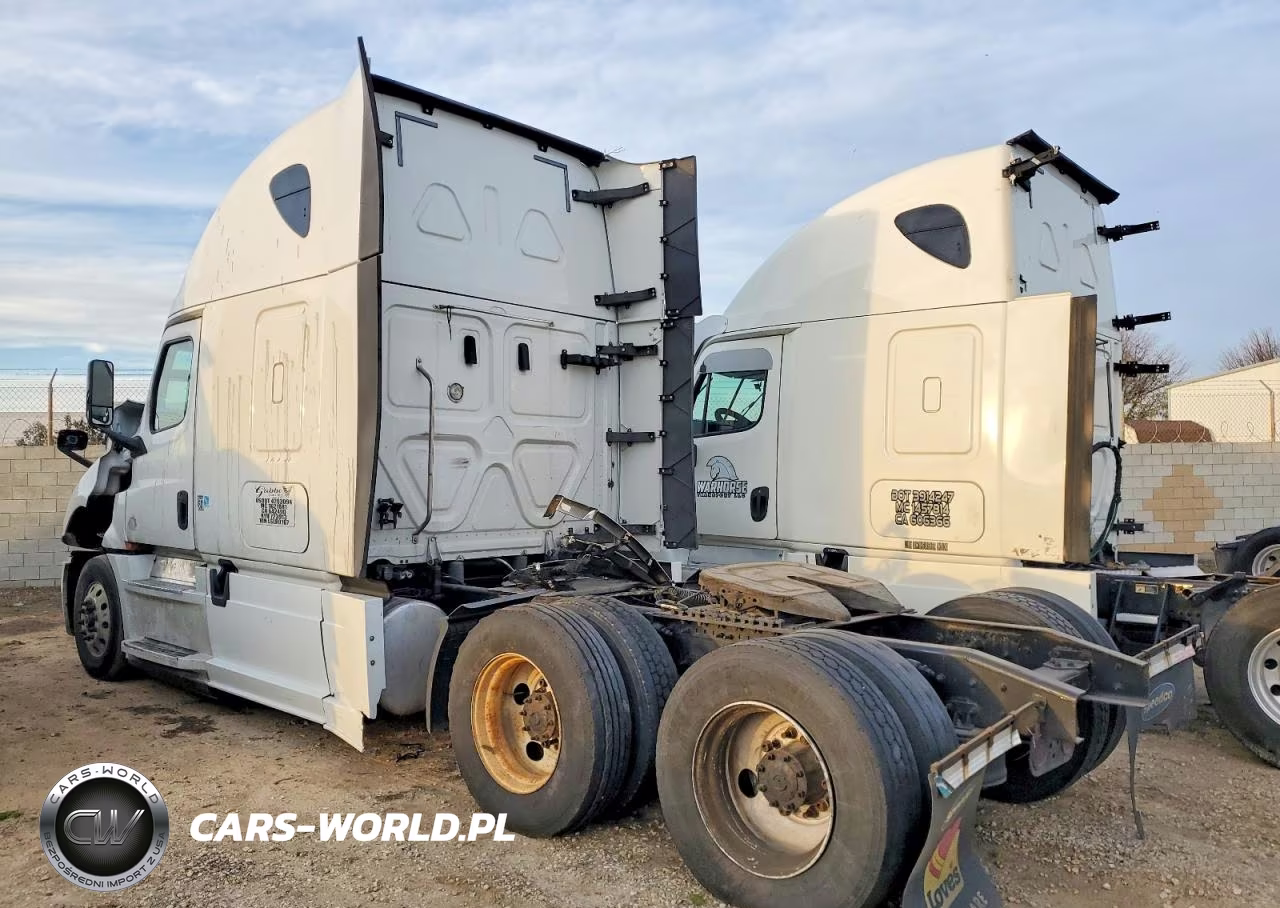 2020 Freightliner Cascadia 126 Semi Truck VIN:3AKJHHDR4LSLR0167 - 3