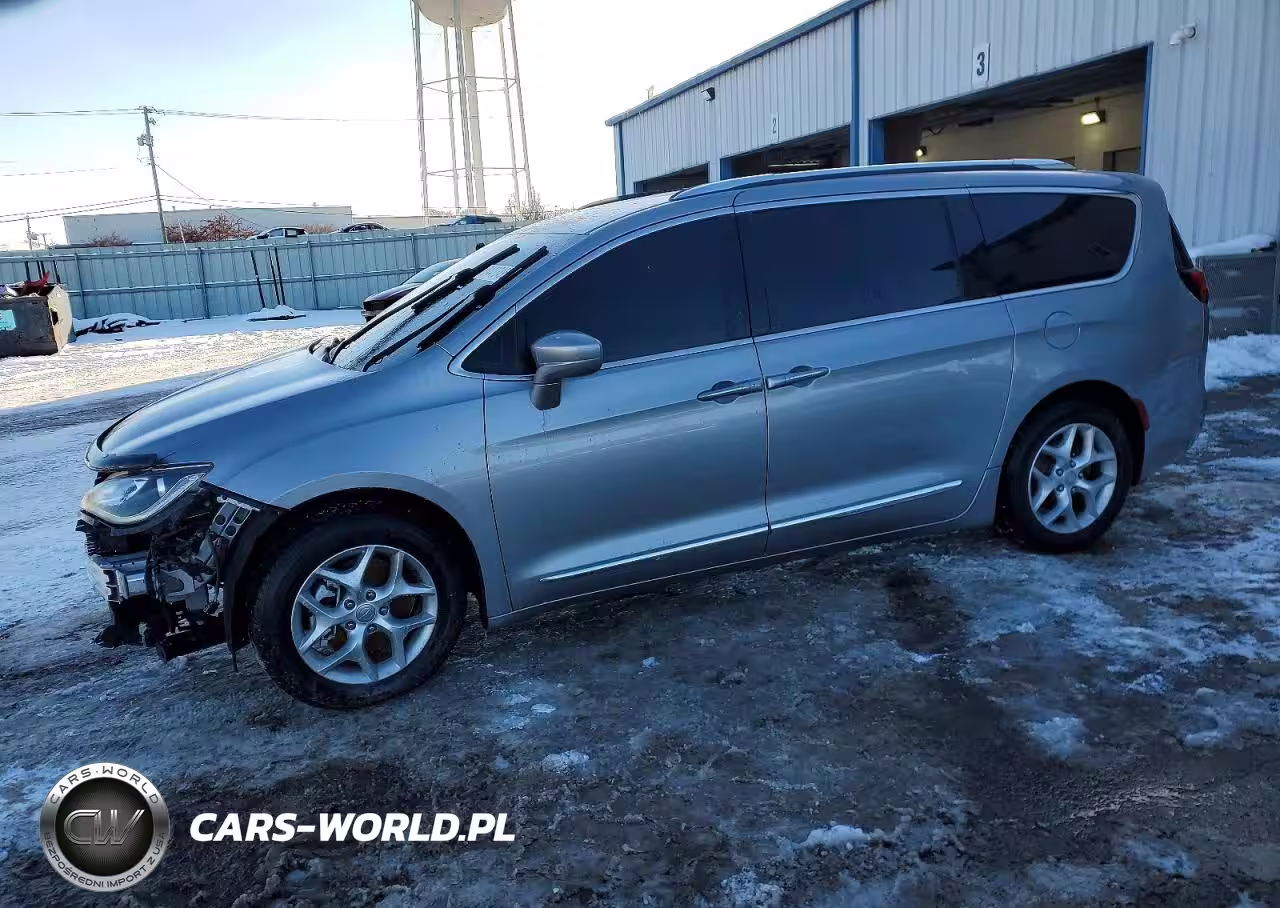 2018 Chrysler Pacifica Touring L Plus