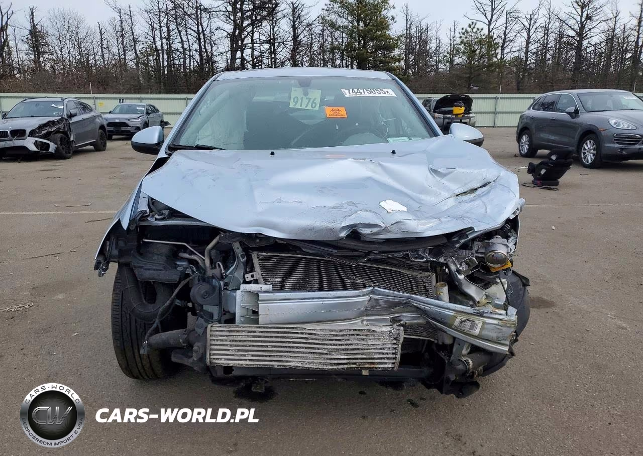 2018 Chevrolet Sonic Premier VIN:1G1JF5SB8J4108108 - 5