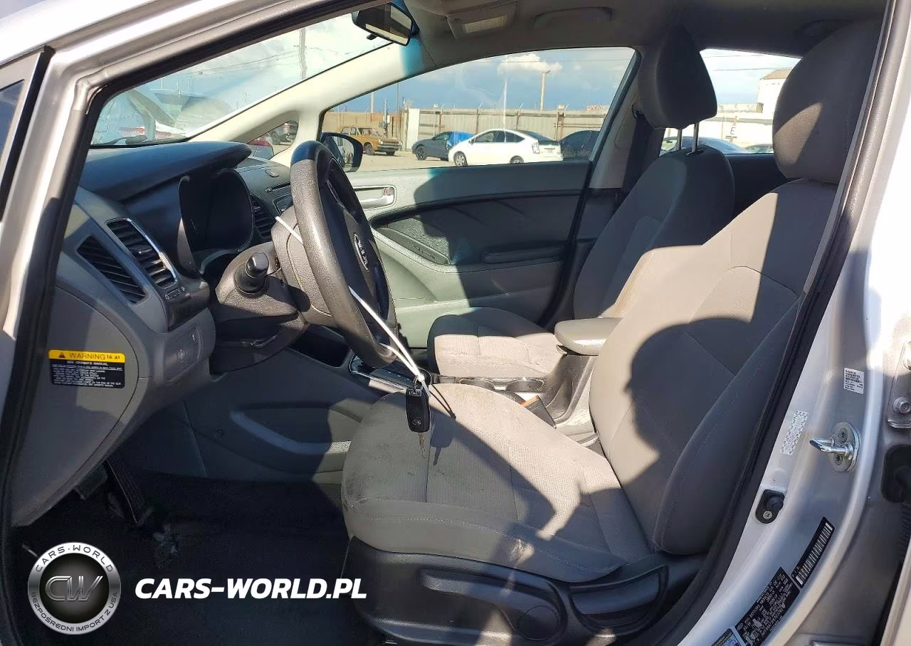 2017 Kia Forte Lx VIN:3KPFK4A71HE023782 - 7